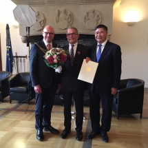 germany honors savior of vietnamese langurs